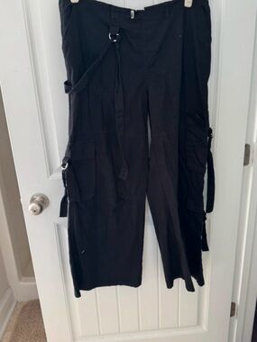 Angel Kiss Black Wide-Leg Cargo Pants with Strap Details